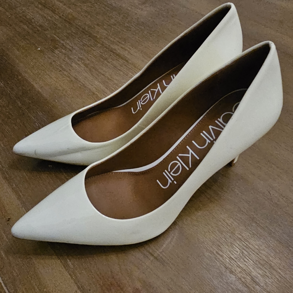 Off White Pumps